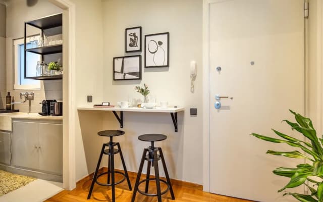 UPSTREET Superb 1BD Apt-Heart of Kolonaki - photo 2