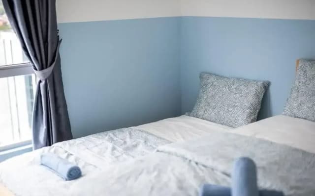 Bright & Modern 3BR Suite, Free Parking - photo 4