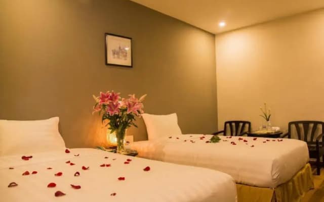The Sun Hotel - photo 3