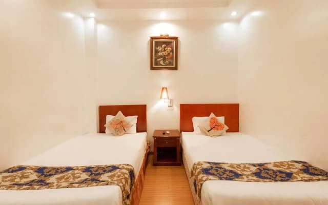 OYO 1114 Lucky Hotel - photo 4