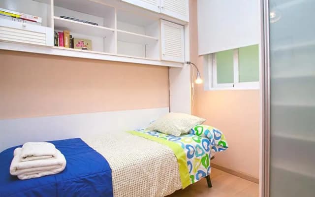 Sants-Montjuic Rambla Badal - Four Bedroom - photo 4