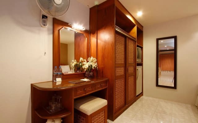 Summer Breeze Hotel - photo 5