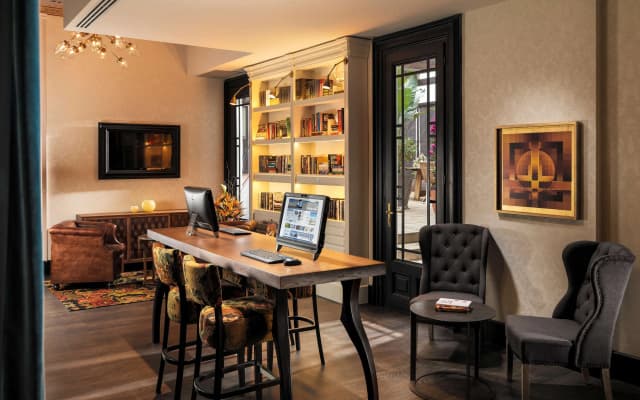 H10 Catalunya Plaza Boutique Hotel - photo 2