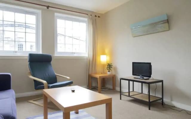 1 Bedroom Apartment By The Meadows - photo 4