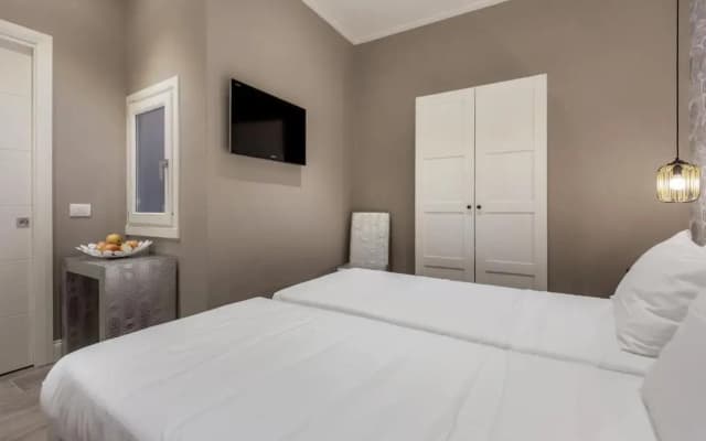 Bell Tower Studio Apartment - photo 4