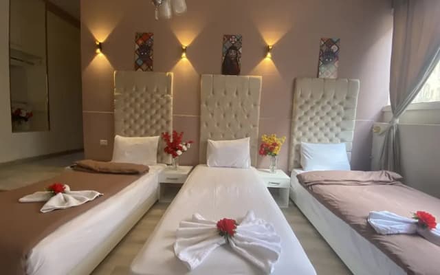 La Vida Hotel - photo 2