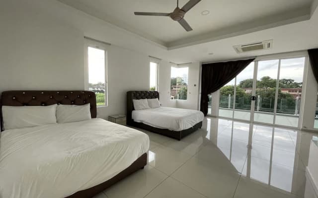 Alpine PD Taman Kiara 2 Homestay - photo 2