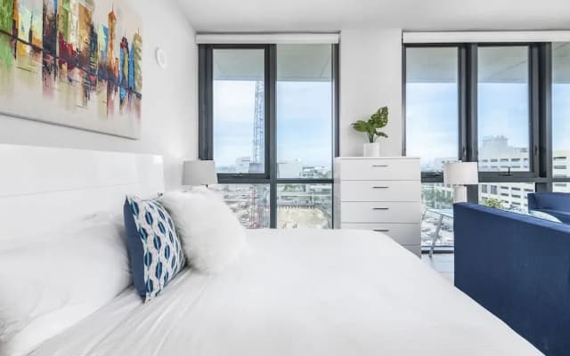 Bluebird Suites Downtown Brickell - photo 3