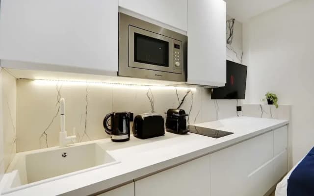 Modern Studio With AC in the Heart of Paris - photo 5