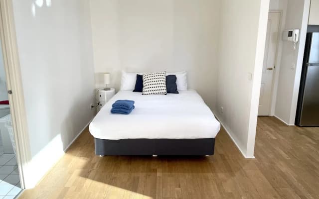 Readyset Apartments at Dockside - photo 3