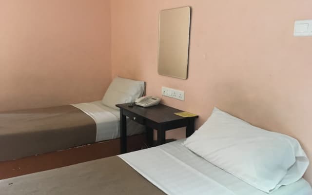 Red Apple Hotel - photo 4