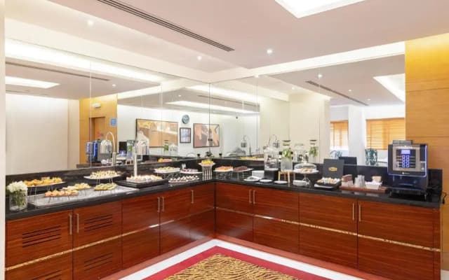 Golden Sands Hotel & Residences Sharjah - photo 3