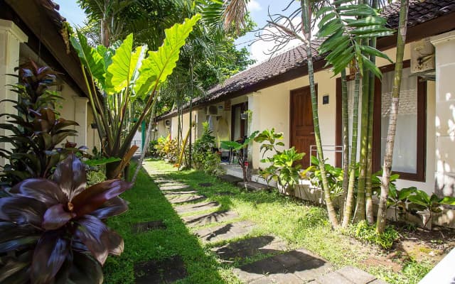 Umanede Jimbaran Guesthouse - photo 2