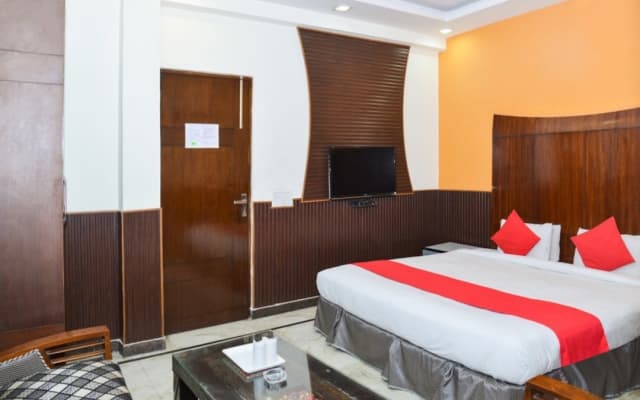 jindal Palace Hotel - photo 2