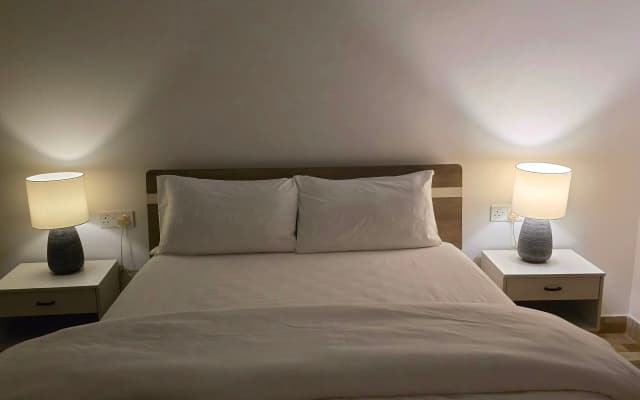 The Happiness Sun Suites Guest House - photo 2