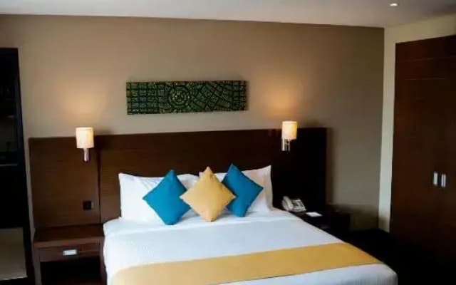 Best Western Premier Muscat Hotel - photo 2