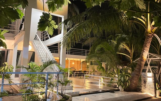 Oceana Surf Maldives Hotel - photo 2