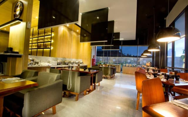 Neo Tendean Hotel - photo 5