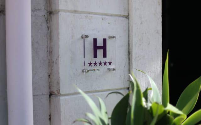 Hotel Valverde Lisboa Hotel & Garden - photo 4