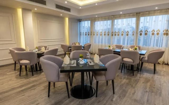 Hotel Triumph Plaza Hotel - photo 4
