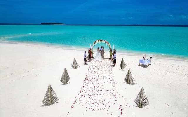 Dhigufaru Island Resort - photo 4