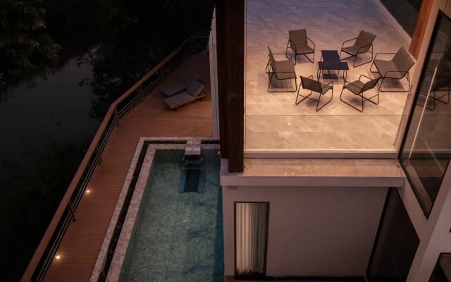 Lakefront 5BR Luxury Elevator Pool Cinema Villa - photo 2