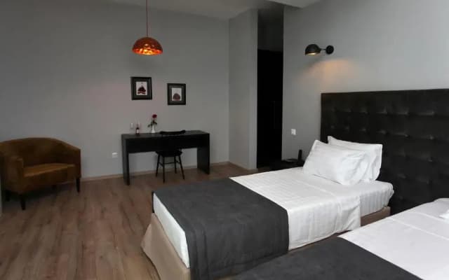 L M Club Hotel - photo 3
