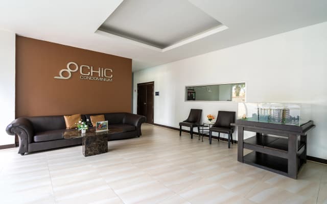 Studio Apartment with King-bed and Pool Apartments - photo 4