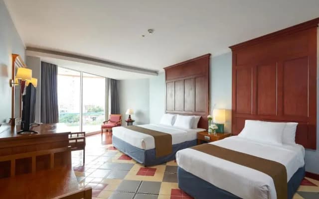 Long Beach Garden Hotel & Pavilions - photo 5