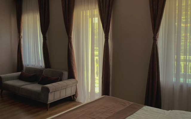 Old Metekhi Hotel - photo 2