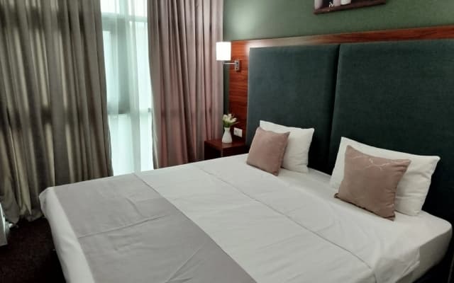 Green Tower Hotel - photo 2