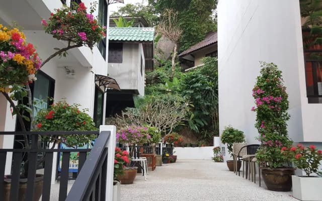 Kata Beachwalk Hotel - photo 5
