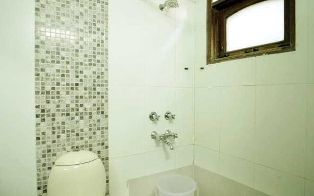 Blue Bell Hotel - photo 5