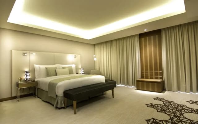 Grand Millennium Muscat Hotel - photo 3