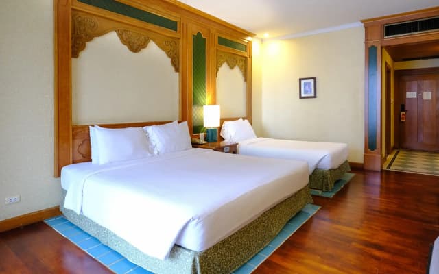 Long Beach Garden Hotel & Pavilions - photo 4