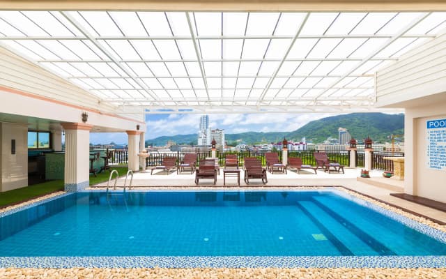 Azhotel Patong Hotel - photo 4