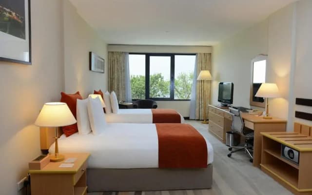 Crowne Plaza Muscat by IHG Hotel - photo 5