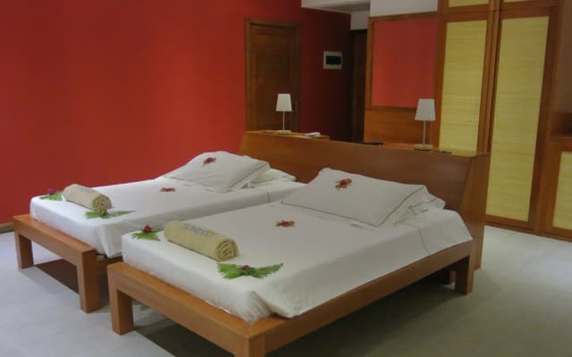 The Barefoot Eco Hotel - photo 3