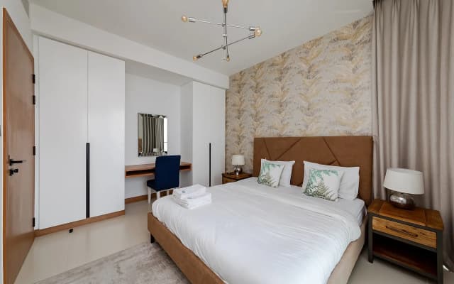Stylish 2br with Marina Views Apartments - photo 3