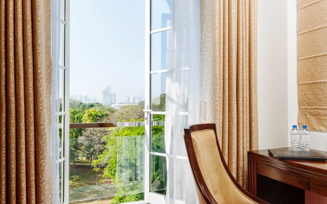Trillium Boutique City Hotel - photo 2