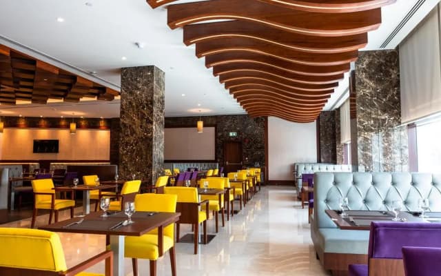 Hotel Royal Tulip Muscat Hotel - photo 4