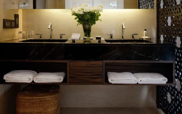 The Ivy KCG Hotel - photo 3
