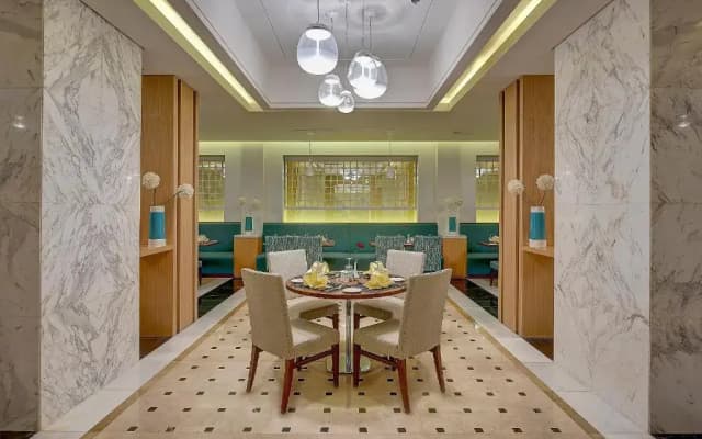 Royal Continental Hotel - photo 4