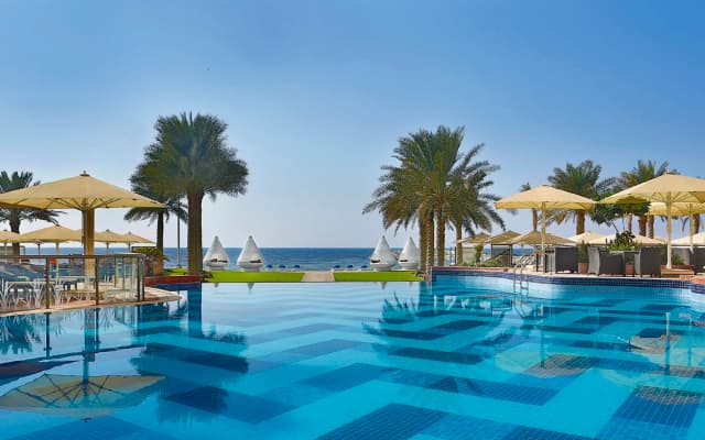 Bahi Ajman Palace Hotel - photo 4