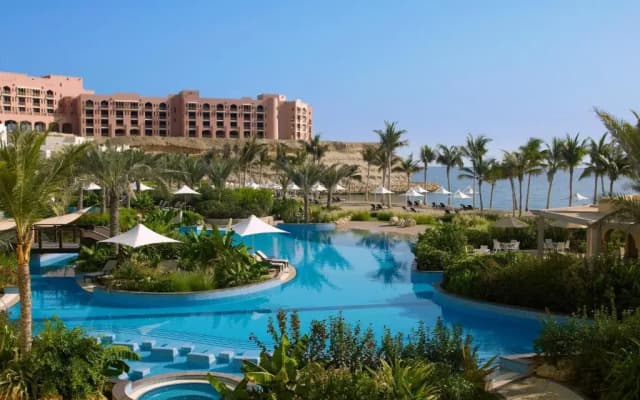 Hilton Muscat Al Bandar - photo 3
