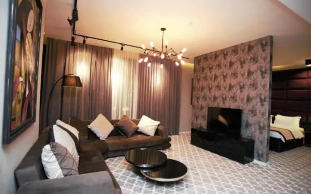 Gallery Art Hotel - photo 2