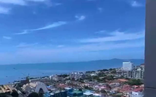 Dusit Grand Condo View Apartment - photo 4