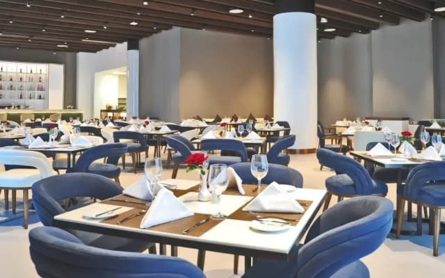 Royal M Hotel & Resort By Gewan Al Aqah Beach - photo 4