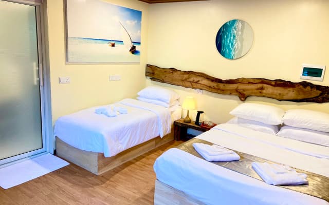 Holiday Home Dhiffushi Hotel - photo 3