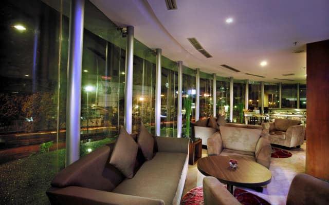 Aston Pluit Hotel & Residence - photo 3